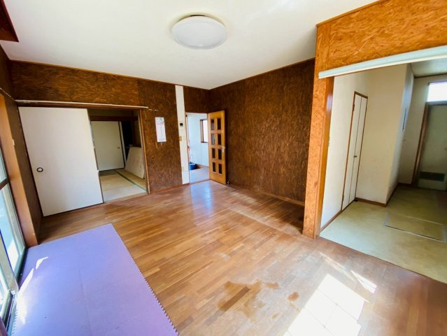 根木名　中古戸建の居間・リビング