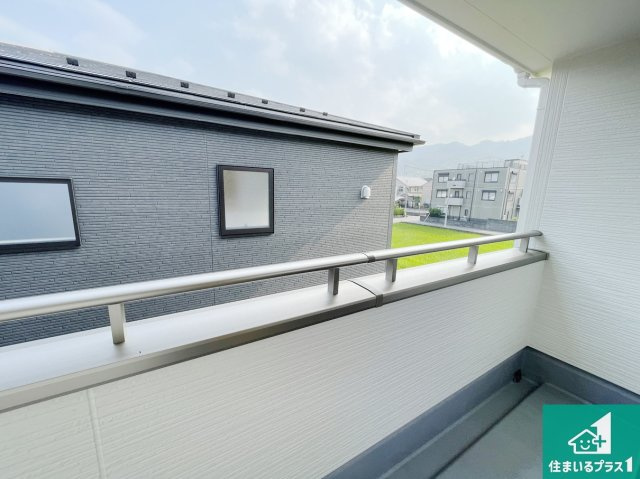 大津市錦織　新築一戸建てのバルコニー|日当たりのよいバルコニー！お部屋が開放的に！