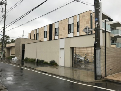 【外観】 | ディアナコート浜田山 | 鉄筋コンクリート造のがっちりとした建物。