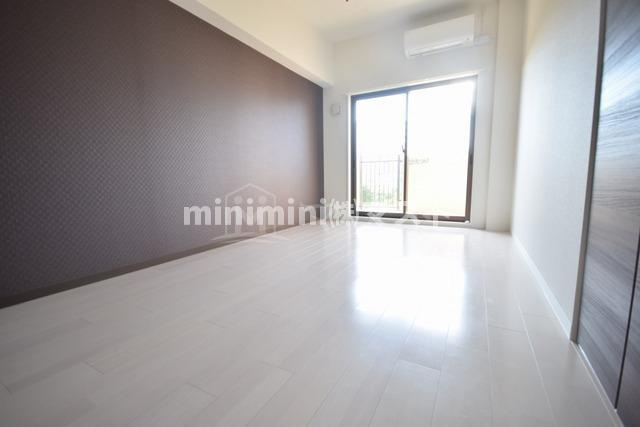 ラグゼ弁天町の居間・リビング