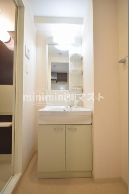 ラグゼ弁天町の洗面所