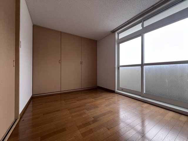 明石市大久保町江井島の賃貸マンションの居間・リビング