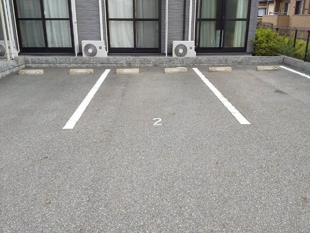 レオパレス翼Ⅴの駐車場