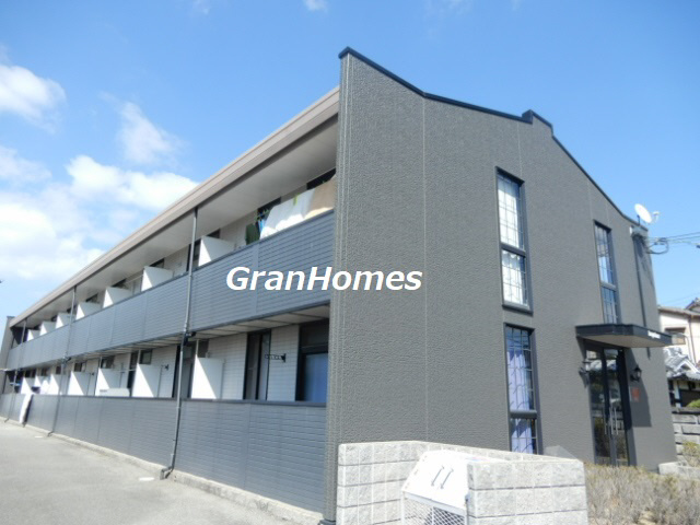 明石市魚住町住吉３丁目のアパートの外観