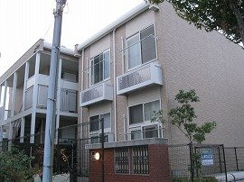 レオパレスロックヒルズ竜が岡の外観