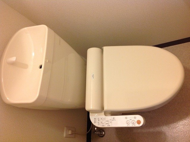 レオパレスロックヒルズ竜が岡のトイレ|温水洗浄便座つき