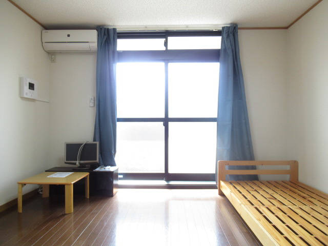 神戸市西区竜が岡２丁目の賃貸マンションの居間・リビング
