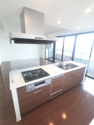 【キッチン】 | グランスイートブルーベイフロントタワー