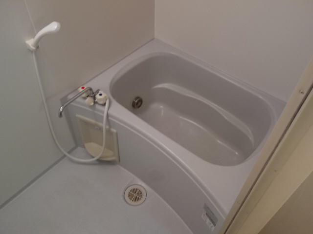 レオパレスセラフⅡの居間・リビング|家電有りのお部屋あり