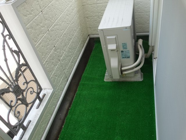 レオパレス松田のバルコニー