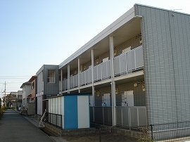 加古郡稲美町国岡３丁目のアパートの外観