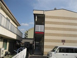 神戸市西区玉津町新方のアパートの外観