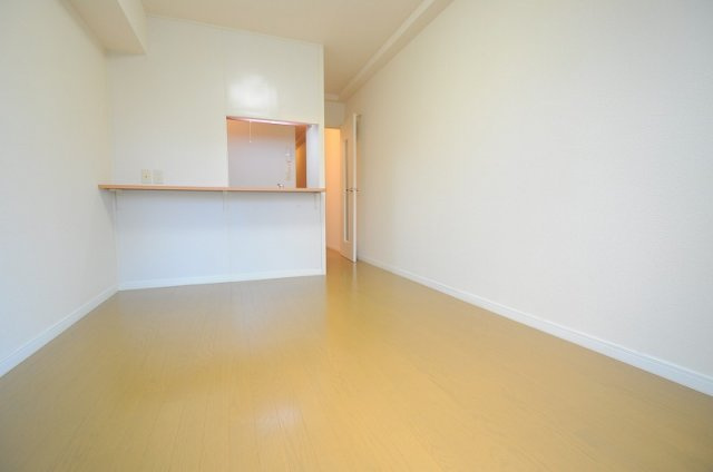 レオパレスラダックＣの居間・リビング