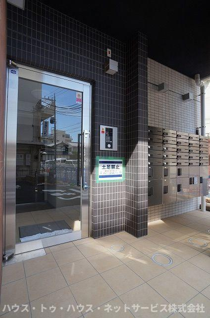 エスプランドル五香のエントランス