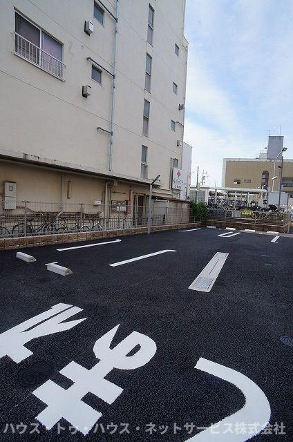 エスプランドル五香の駐車場