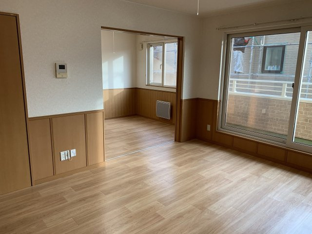 釧路市昭和中央３丁目のアパートの居間・リビング