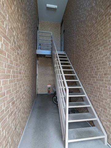 釧路市昭和中央３丁目のアパートのロビー