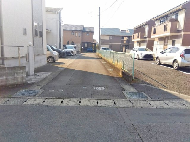 【その他】 | 伊豆の国市原木 売二棟アパート ES05582 | 伊豆の国市原木　前面道路(東側私道)