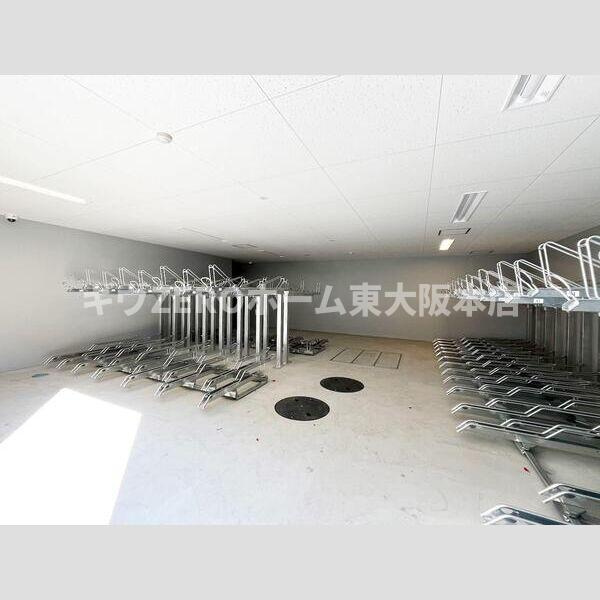 S-RESIDENCE高井田beletaの駐車場