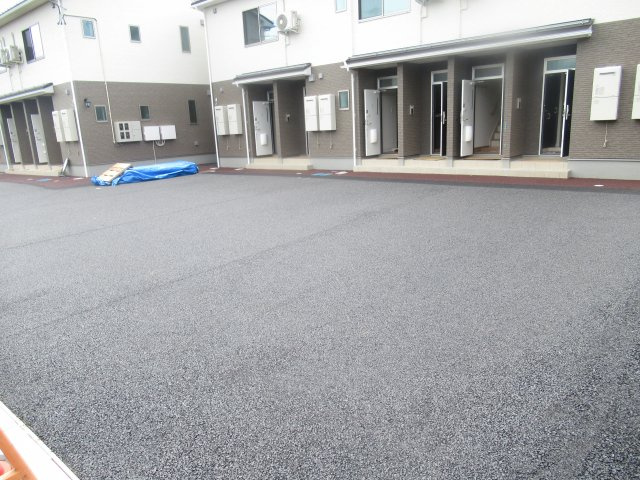 サンリッチB棟の駐車場
