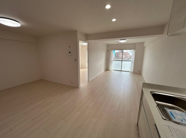 メイツ柏B棟の居間・リビング