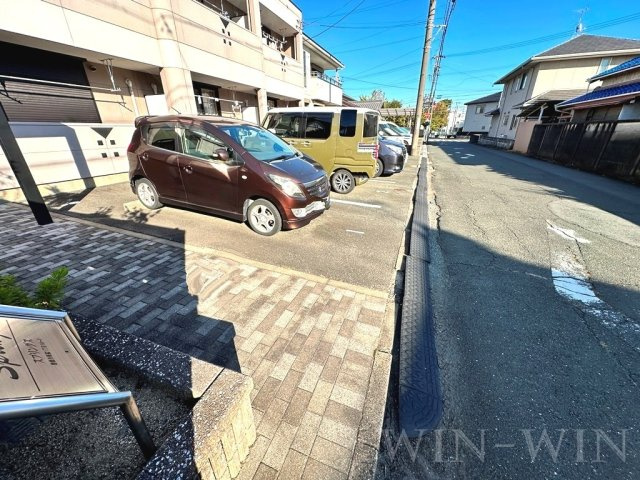 スプリングスの駐車場