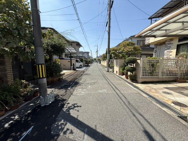 引野町　戸建の前面道路含む現地写真