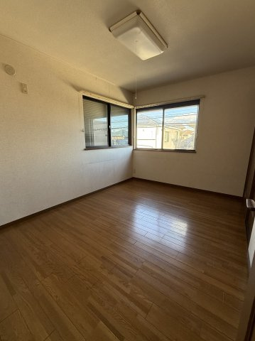 引野町　戸建の洋室