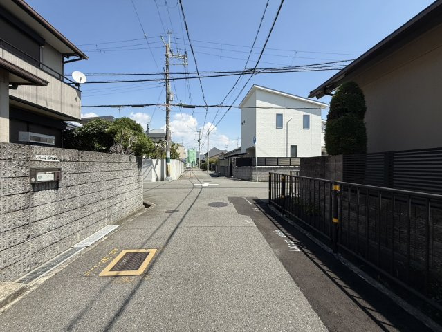 引野町　戸建の前面道路含む現地写真