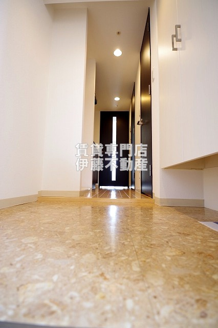 エルスタンザ徳川の玄関