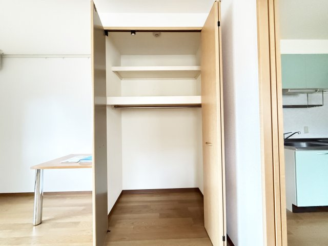 フレンテ・カルポートの収納