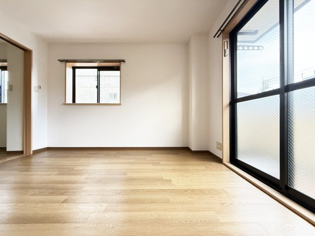 フレンテ・カルポートの洋室