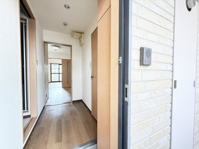 フレンテ・カルポートの玄関