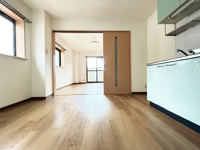 フレンテ・カルポートの居間・リビング