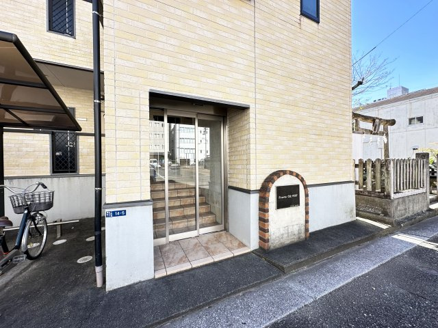 フレンテ・カルポートのエントランス