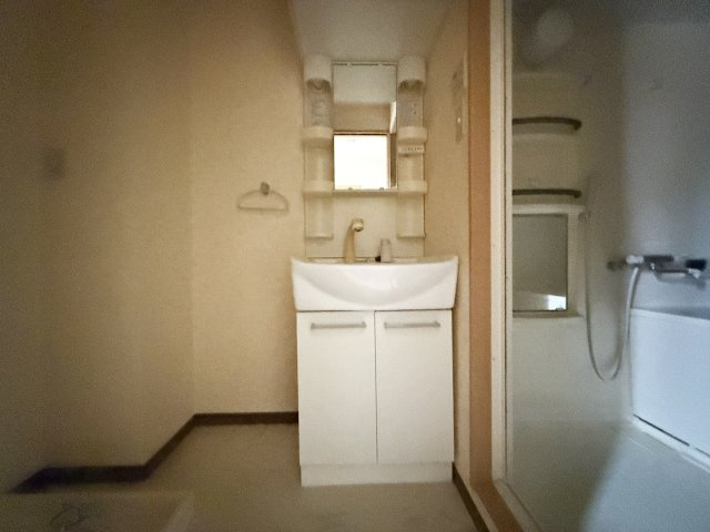 フレンテ・カルポートの独立洗面台