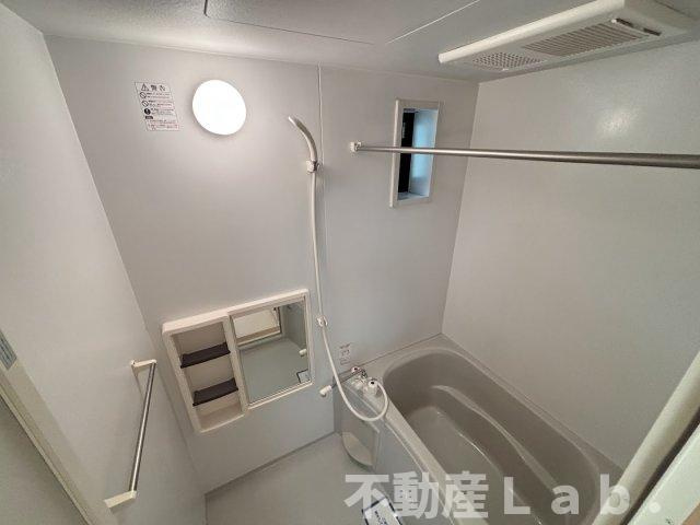 シャーメゾン不知火の浴室