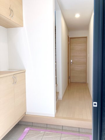 川崎市多摩区長尾七丁目戸建の玄関