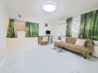 【内装】 | 平安テラスハウス | ※ソファーはモデル的に設置しています（入居時撤去）