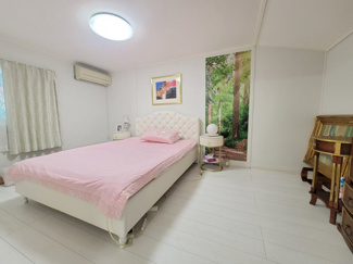 【寝室】 | 平安テラスハウス | ※ベッドはモデル的に設置しています（入居時撤去）