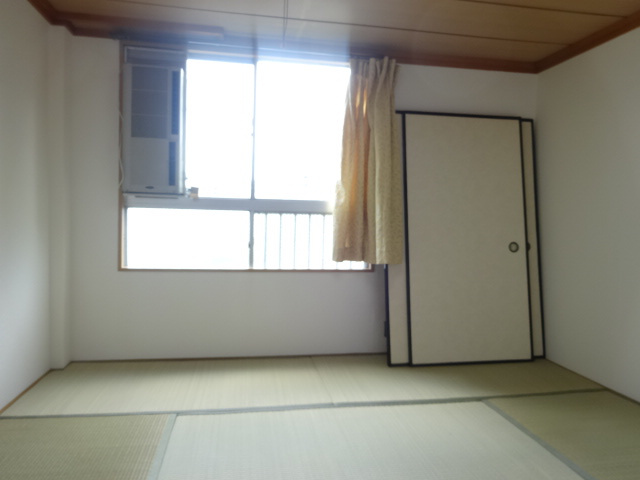 宝塚第一コーポラスの和室