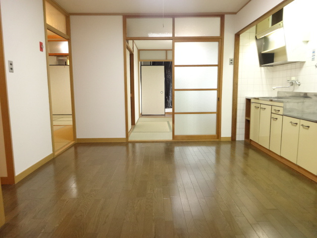 宝塚第一コーポラスの居間・リビング