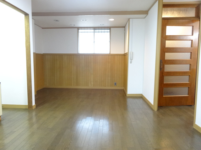 宝塚第一コーポラスの居間・リビング