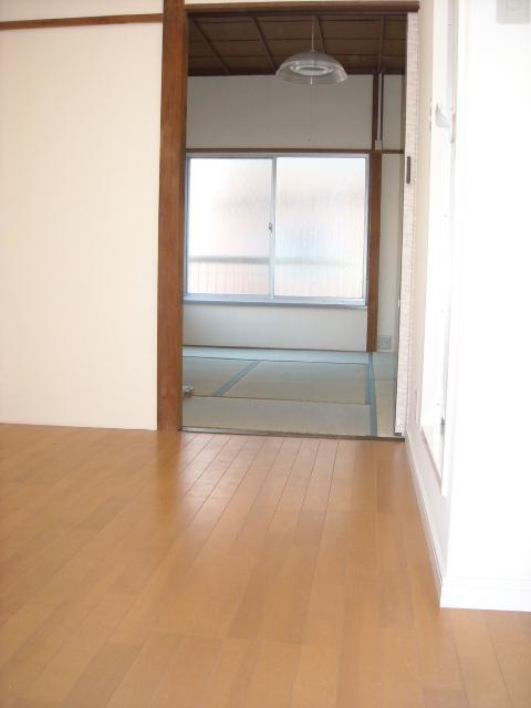 川島ハイツの寝室|広々とした洋室です