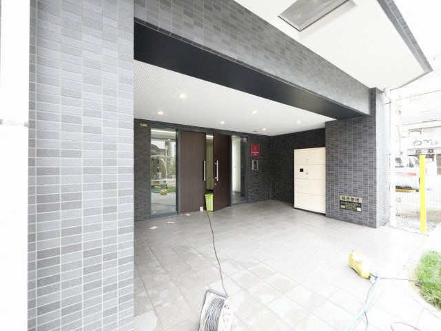 グランパシフィック今里南のエントランス