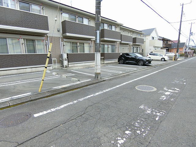 アプローズコートの駐車場