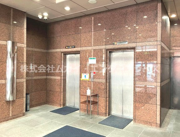 江坂・ミタカビルのロビー|エレベーターホールございます◎