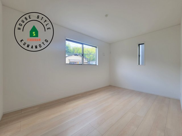 熊本市北区弓削6丁目第1-4棟(2号棟)の洋室|採光良好な洋室は全居室、複層ガラスの遮熱効果と断熱効果で、一年中快適に過ごせます。