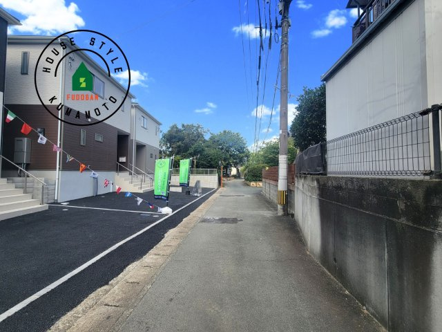 熊本市北区弓削6丁目第1-4棟(2号棟)の前面道路含む現地写真|前面道路です。