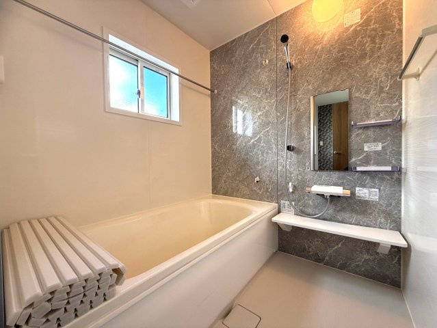 長府満珠町戸建の浴室